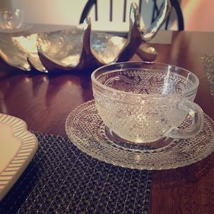 6 Glass Cups and Saucers